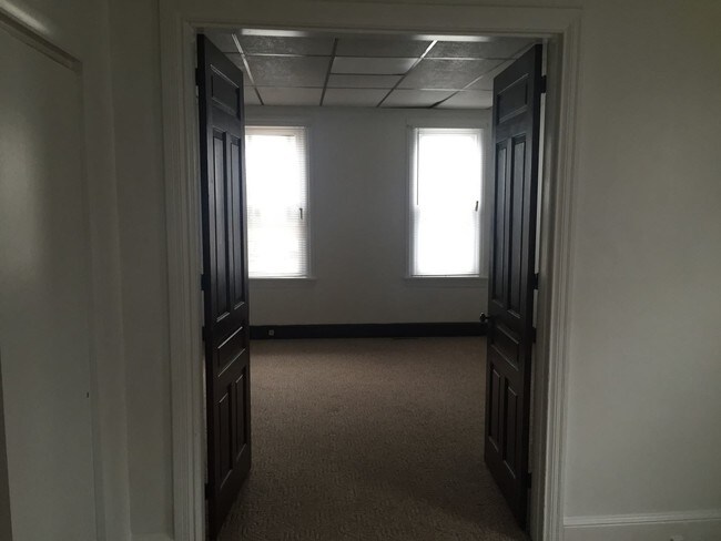 Foto del edificio - 295 Jefferson Ave