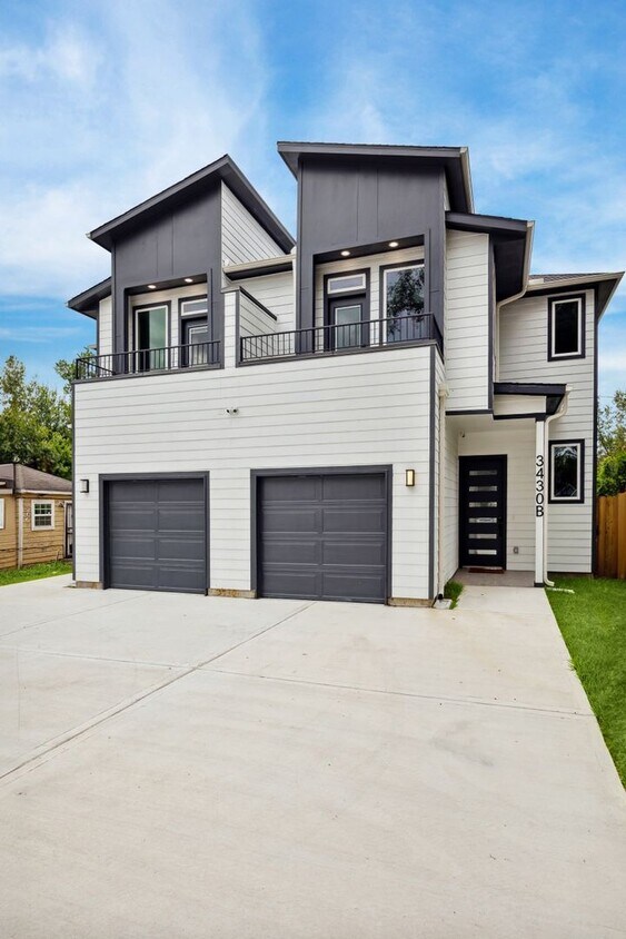 Primary Photo - Modern 3 Bed, 2.5 Bath Unit in Houston, TX...