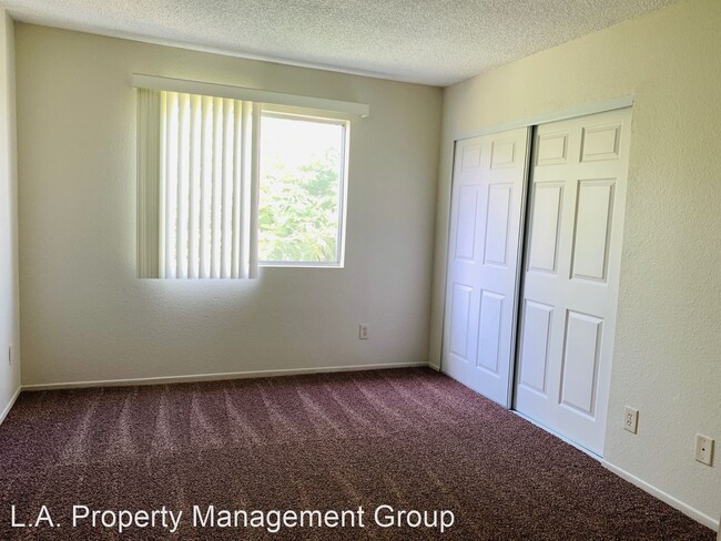Building Photo - 1615 Yosemite Dr
