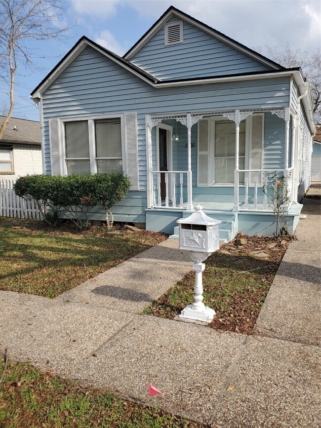 Building Photo - 1205 2nd St