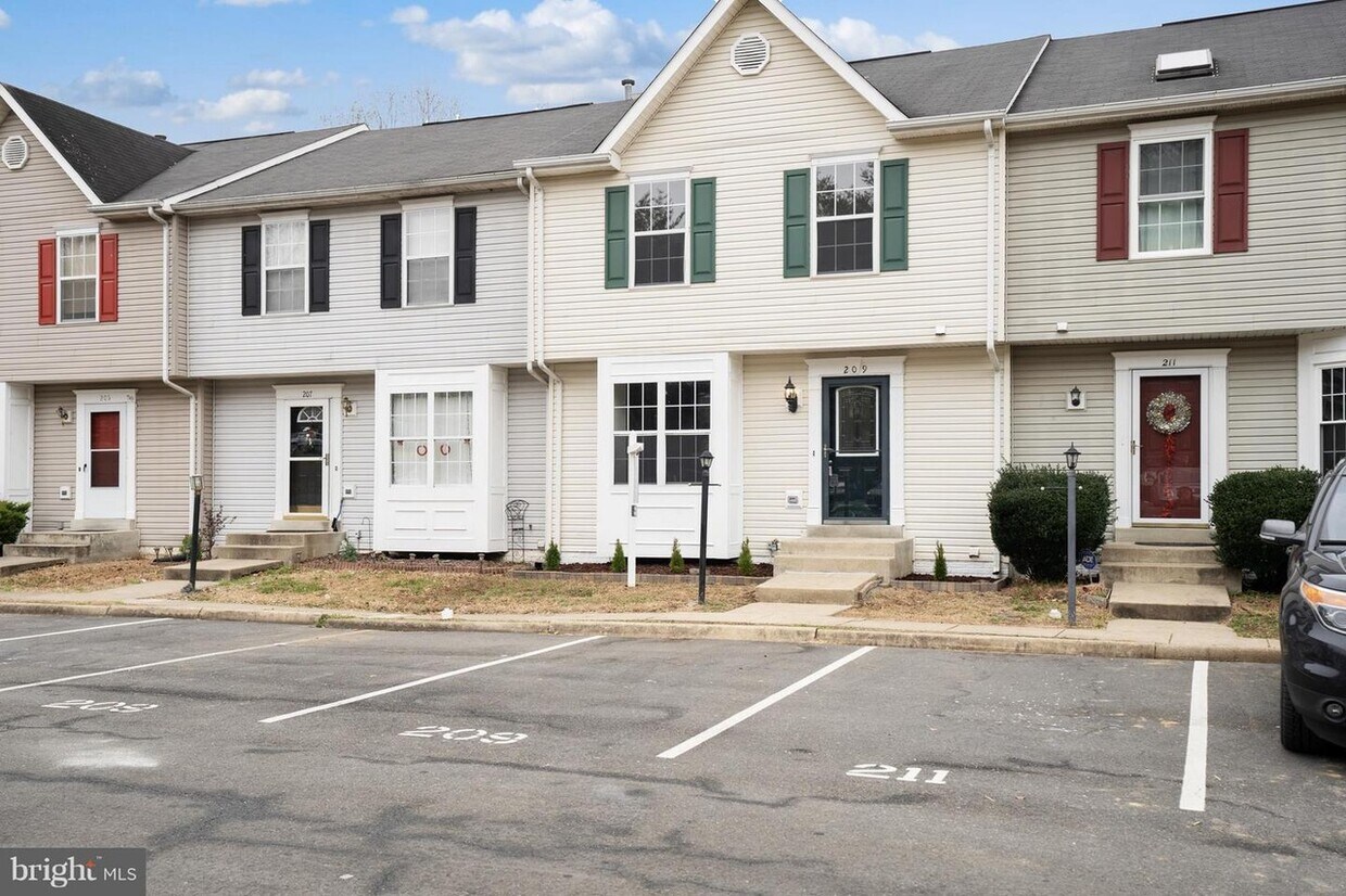 Primary Photo - 209 Potomac Hills Dr