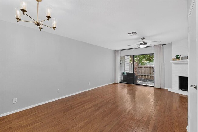 Building Photo - 3801 Menchaca Rd