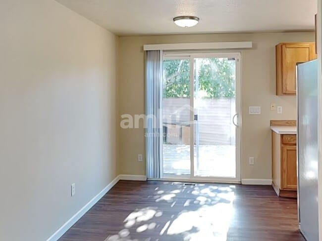 Foto del edificio - 1774 Cherrybloom Ct SE