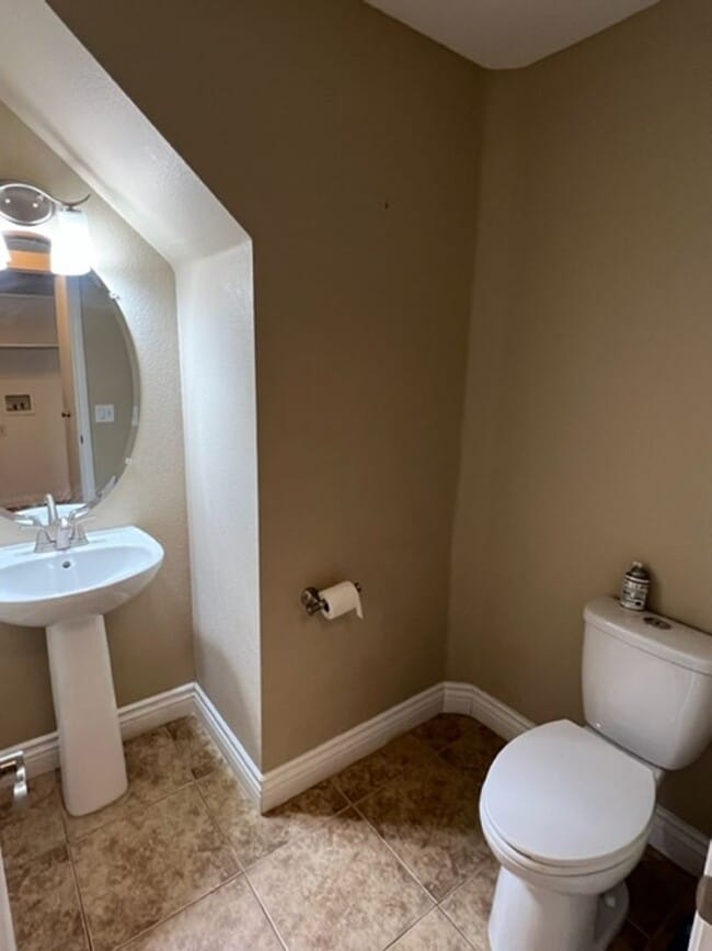 Building Photo - Beautiful Upgraded Property