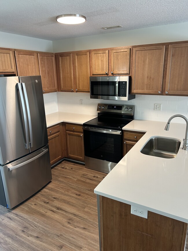 Building Photo - 53 Meadow Glen Ct