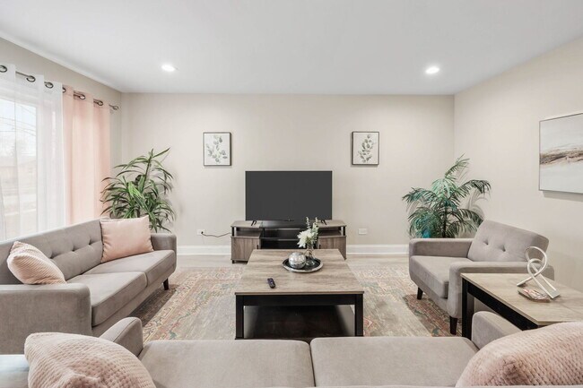 Foto del edificio - 10907 S Normandy Ave