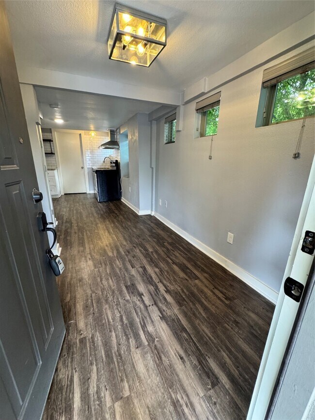Foto del edificio - 4630 Woodside St