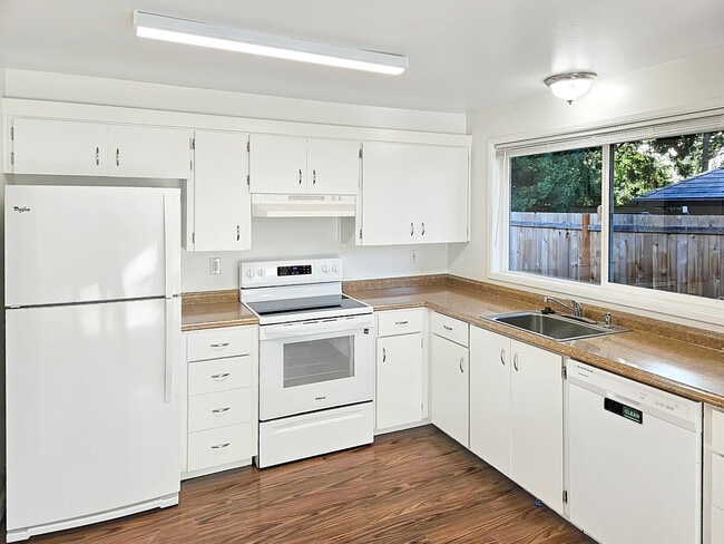 Foto del edificio - 9032 SW Monterey Pl