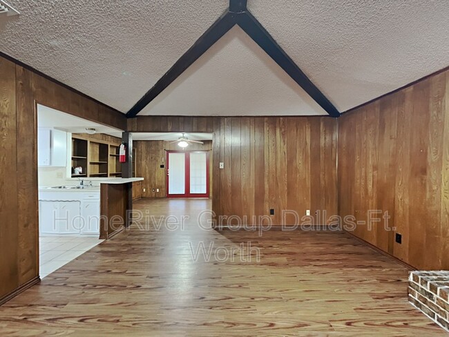Building Photo - 412 Meadow Ridge Dr