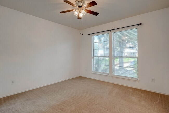 Building Photo - 10902 Primrose Acres Ln
