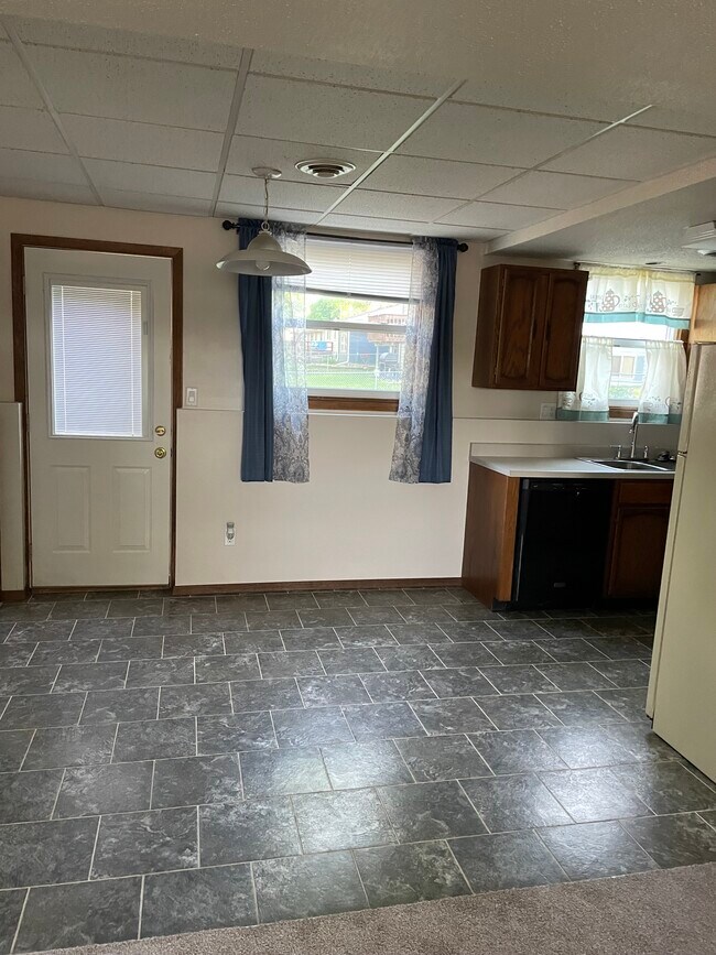 Foto del edificio - 3909 E 12th St