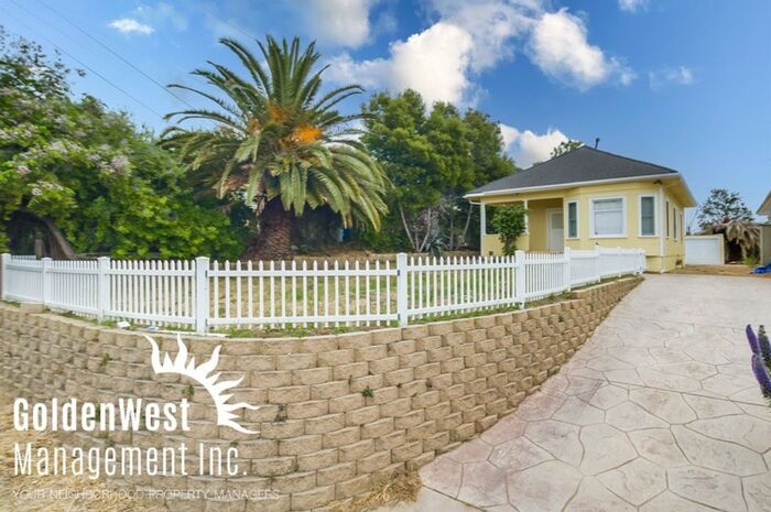 Primary Photo - Cozy 2Bdm 2Ba Home in the Encanto Neighbor...