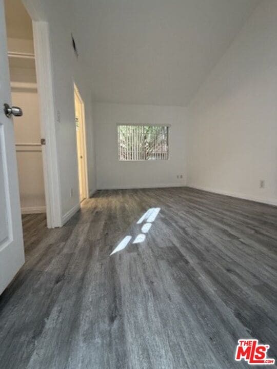 Foto del edificio - 621 N Bronson Ave