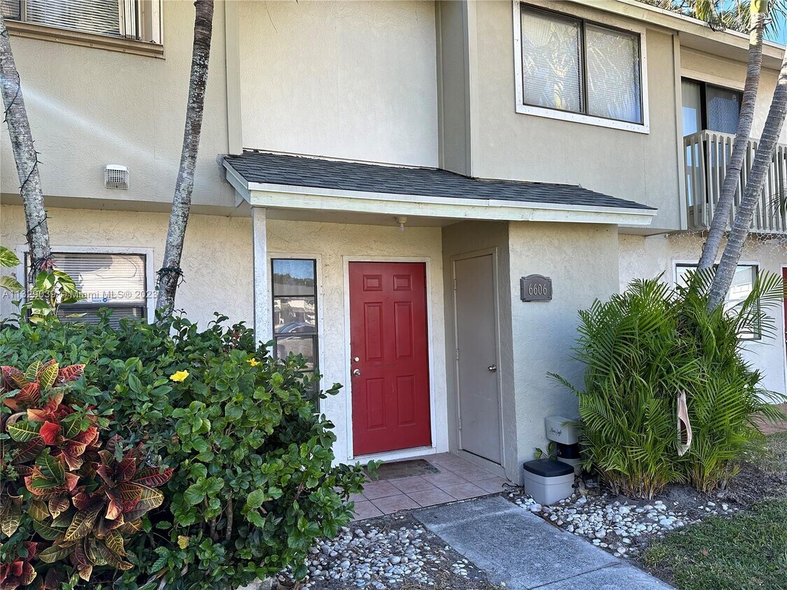 6606 Dockside Cir, Greenacres, FL 33463 Townhome Rentals in
