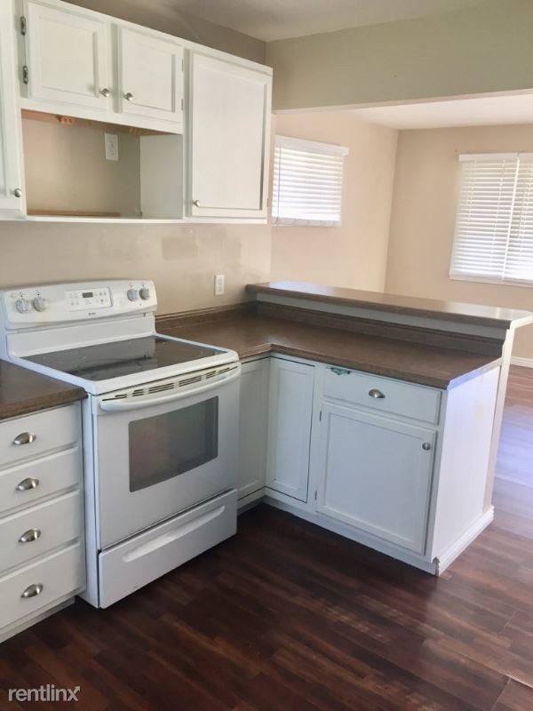 Building Photo - 4 br, 2 bath House - 450 W. 300 S.