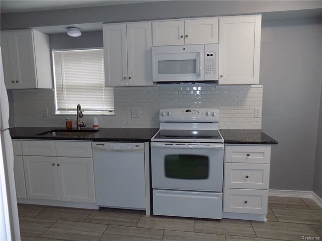 Foto del edificio - 1306 Hickory Ave