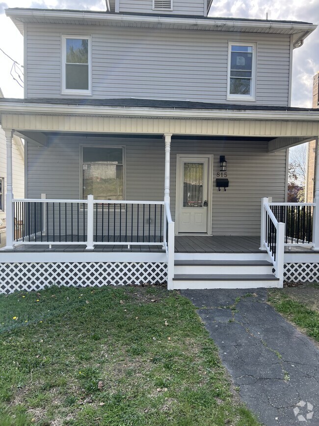 Building Photo - 815 Grove St