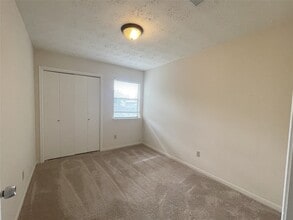 Building Photo - 1907 Liberty Point Ln