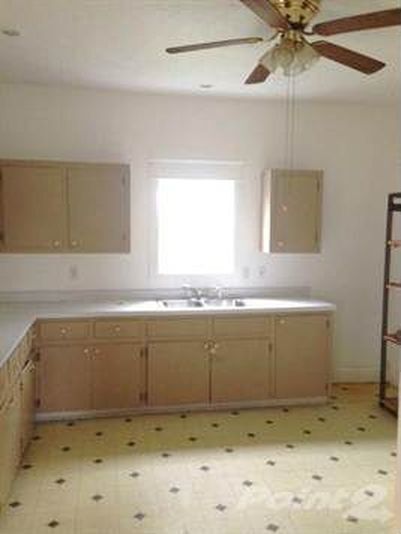 Building Photo - Great 2 bedroom, 1 bath home in Marionvill...
