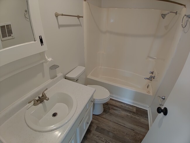 Building Photo - 360 Sneed Hill Rd