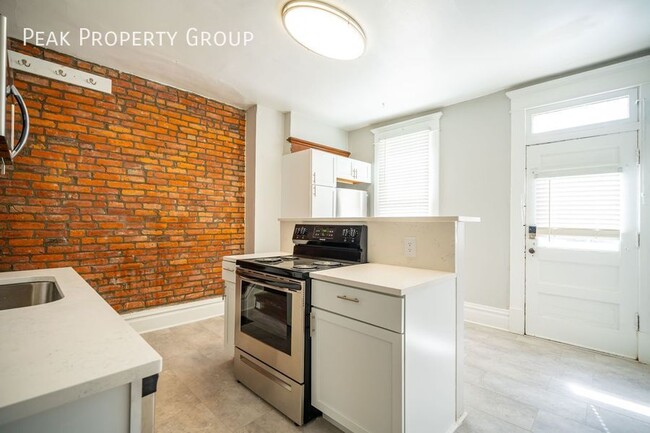 Building Photo - Available Now! Newly Renovated 2 Bedroom T...