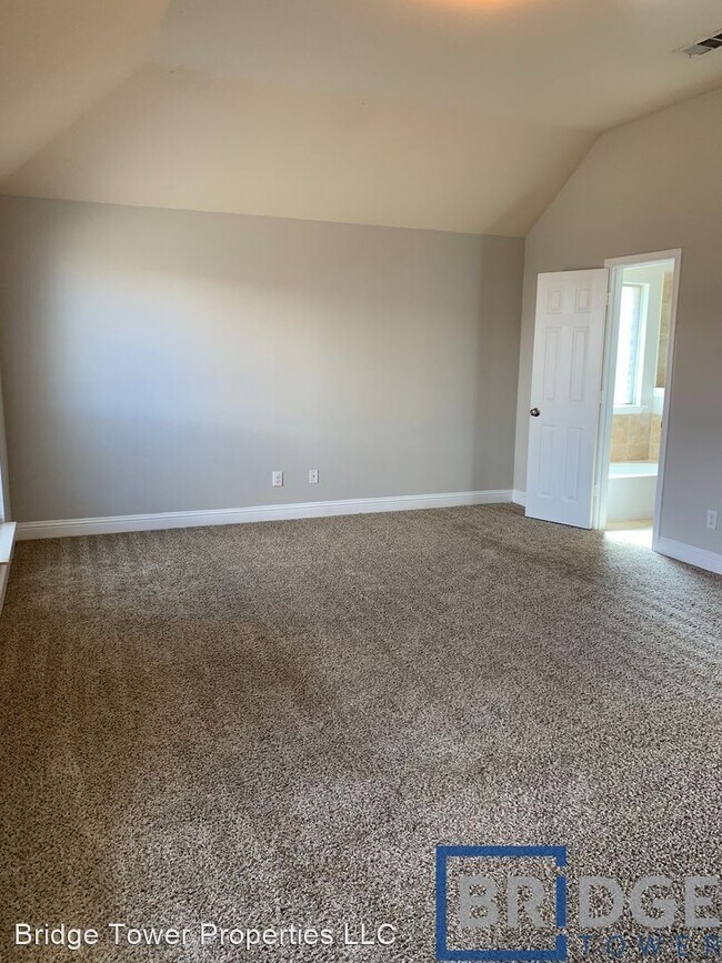 Building Photo - 4 br, 2.5 bath House - 15623 Gatsby Lane