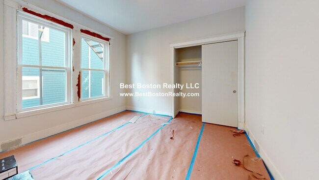 Building Photo - 47 Curtis Ave