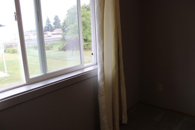 Building Photo - Davidson