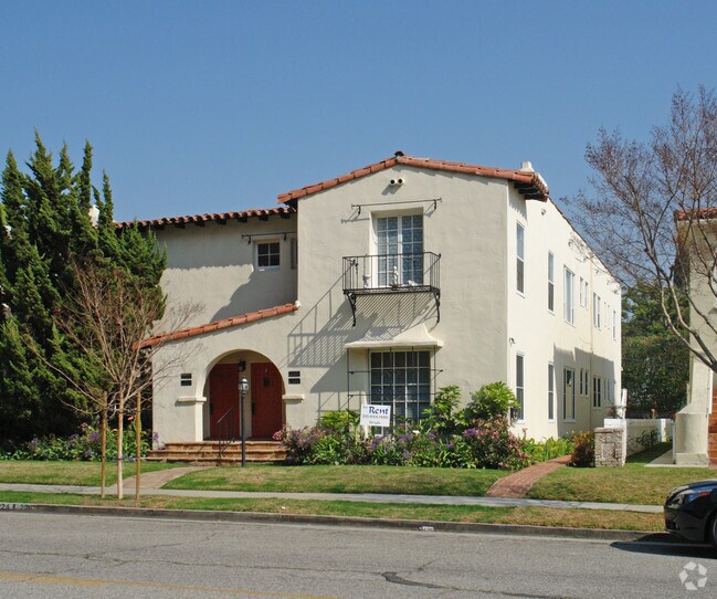 Building Photo - 224-226 1/2 S Spalding Dr