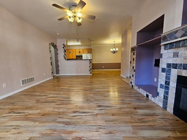 Photo - Spacious 2 Bedroom 2 Bath Condo - Close To Buckley AFB, DIA, DTC - Garage