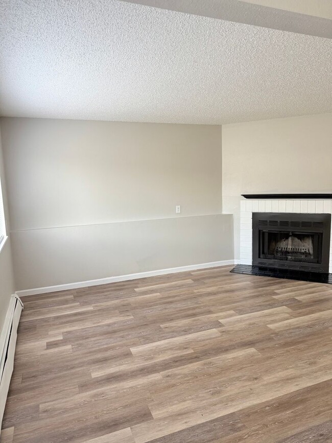 Building Photo - 3945 Stonedike Dr