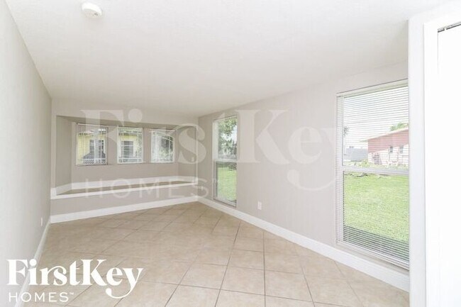 Foto del edificio - 4512 SE 14th Pl