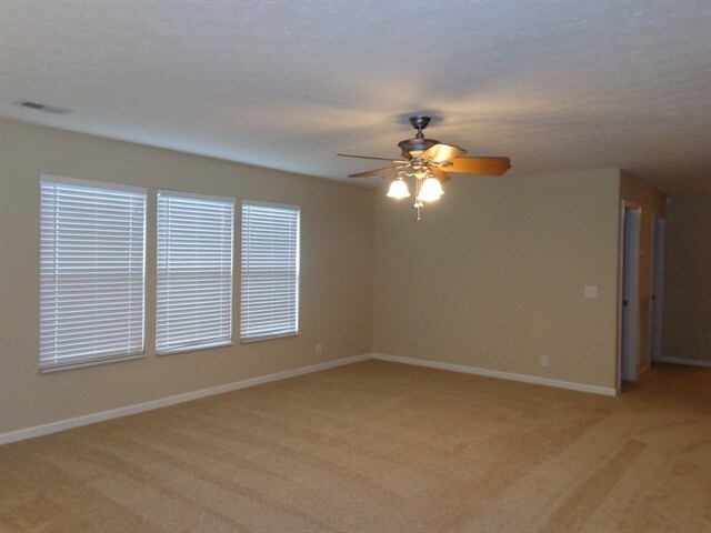 Building Photo - 3648 Coles Branch Dr