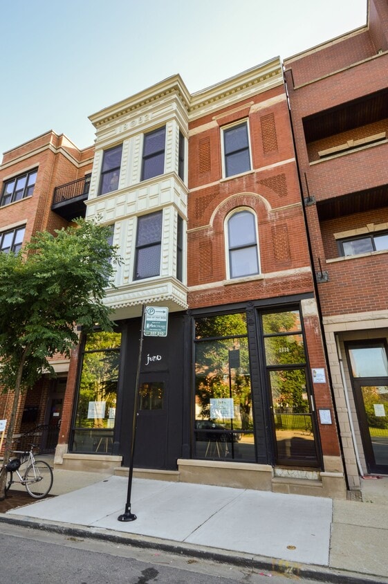 Primary Photo - 2638 N Lincoln Ave