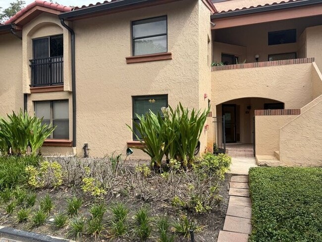 Photo - Spacious 2 Bedroom, 2 Bathroom Condo in Gated Lake Pineloch Village!