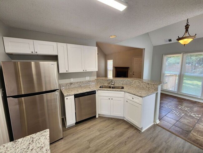 Building Photo - 1260 Green Oak Cir NW