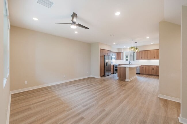Building Photo - Newer townhome rental located in the gated One Seven Eight community!