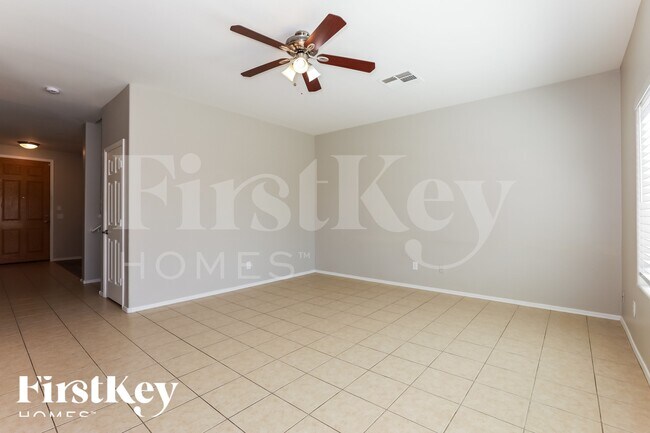 Foto del edificio - 1179 E Desert Springs Way