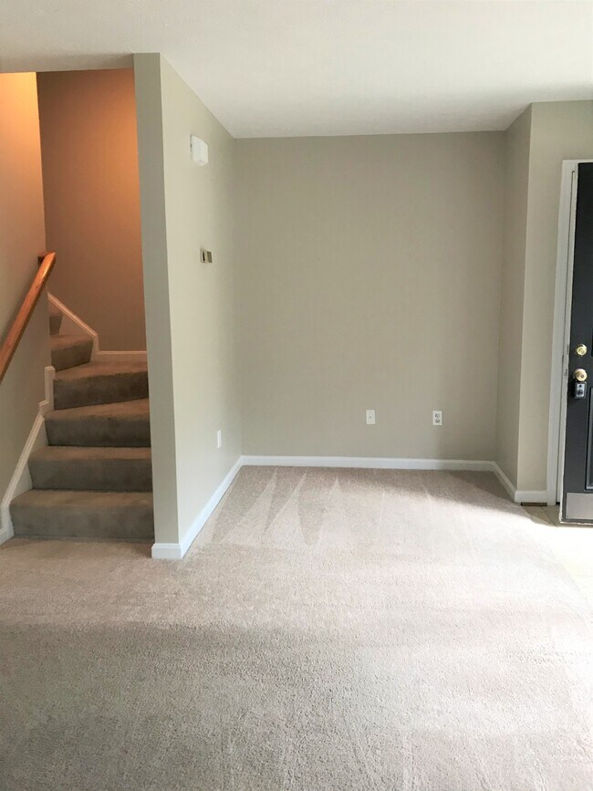 Extra nook in Living Room - 9515 Coventry Creek Dr