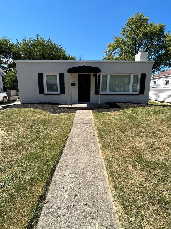 Foto del edificio - Newly Renovated 3 Bedroom, 2 Bathroom Home