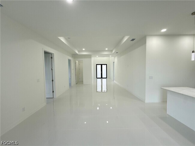 Foto del edificio - 4322 Kismet Pkwy W