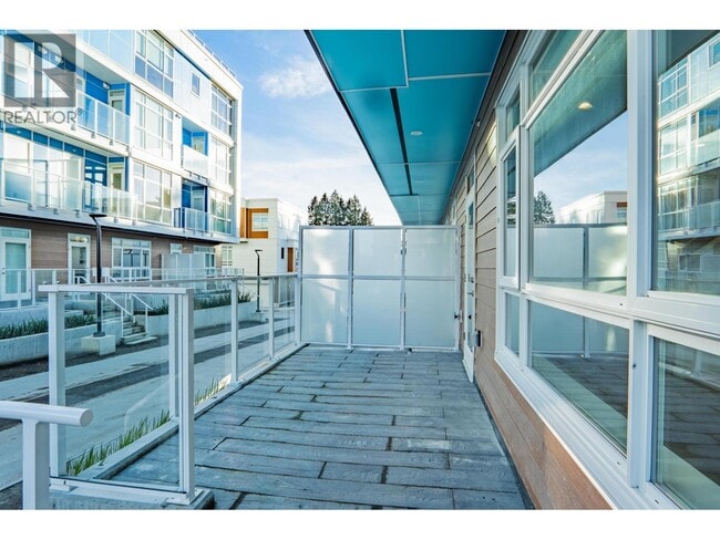Building Photo - 10333 River Dr