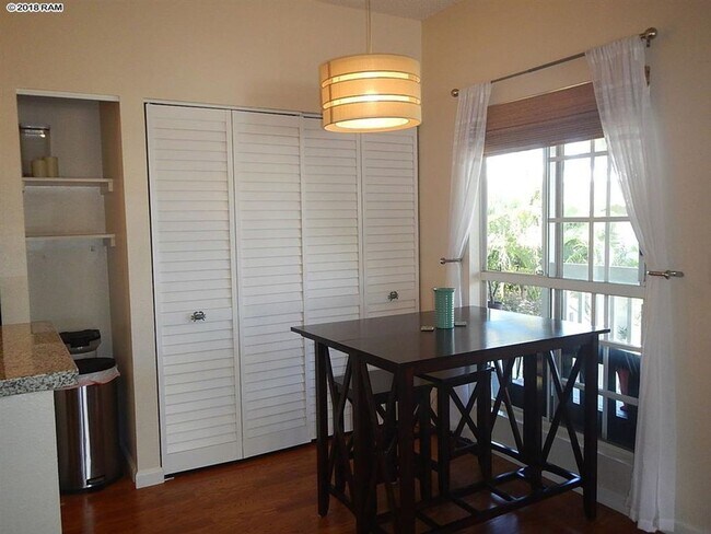 Foto del edificio - Keonekai Villages upstairs 2 bedroom, 1.5 bathroom unit, with 2 parking spaces
