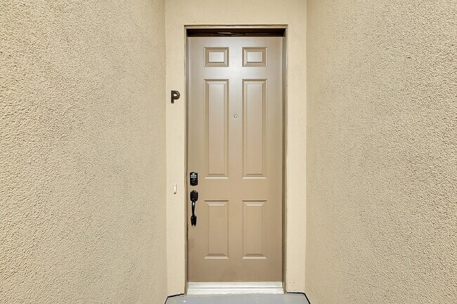 Building Photo - $2,195.00, 2-bed, 2-bath, located in Denve...