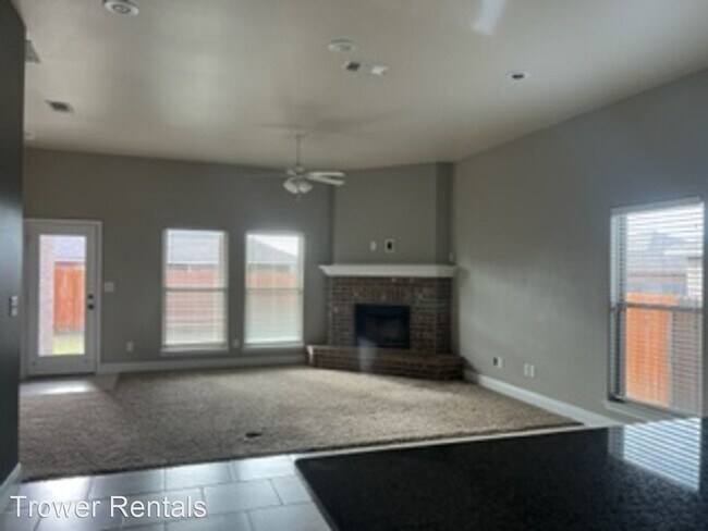 Foto del edificio - 3 br, 2 bath House - 810 East 92nd Street