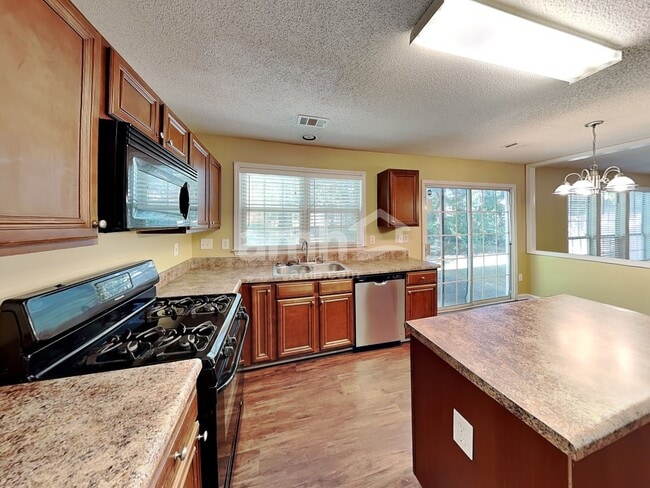 Building Photo - 3472 Chastain Glen Ln NE