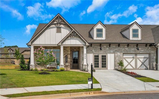 Building Photo - 415 W Village Dr