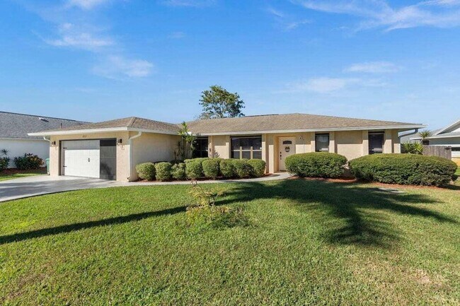 Foto del edificio - Port Saint Lucie Pool Home
