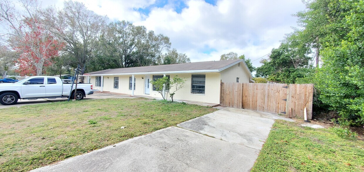 Primary Photo - 4400 45th St N