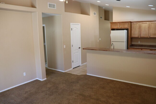 Building Photo - 4bed/2 Bath in Desert Willow Estates